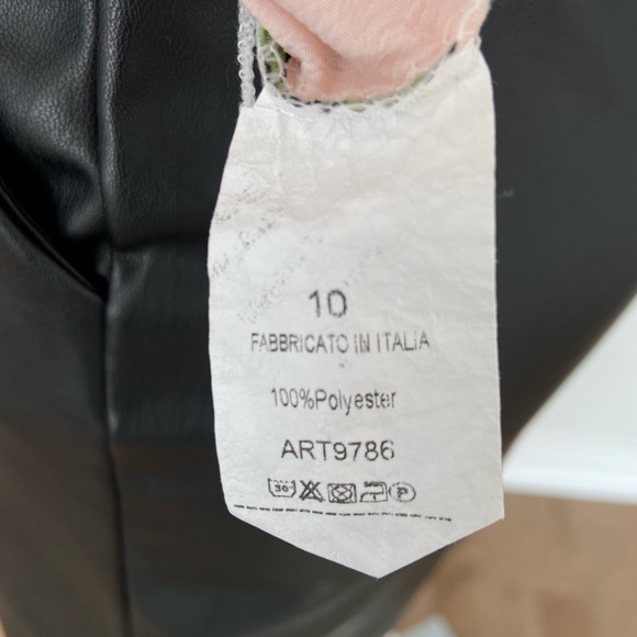 Flowy Summer Flowery Small Blouse - Picture 8 of 10